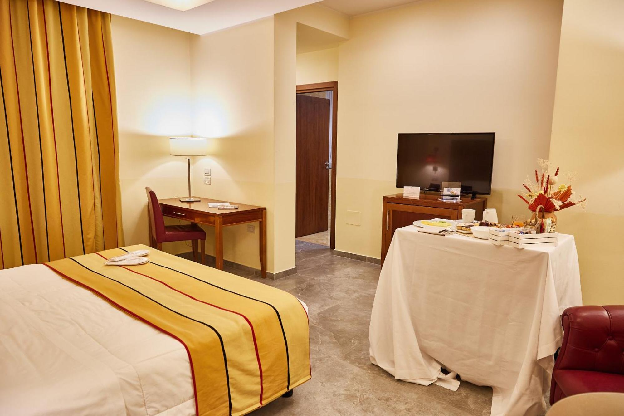 Appia Antica Hotel Corato Eksteriør billede
